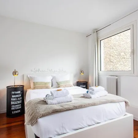 Apartment Cmg Invalides / Grenelle Iv *